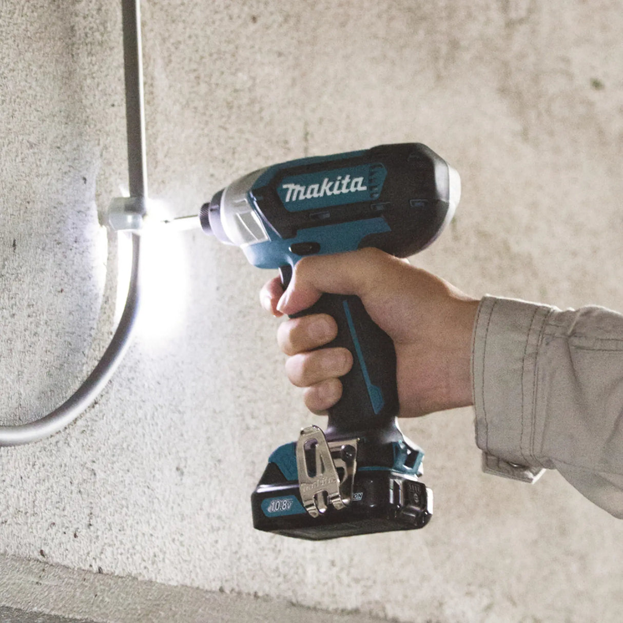 Avvitatore ad impulsi Makita TD110DSAJ 12V 2Ah
