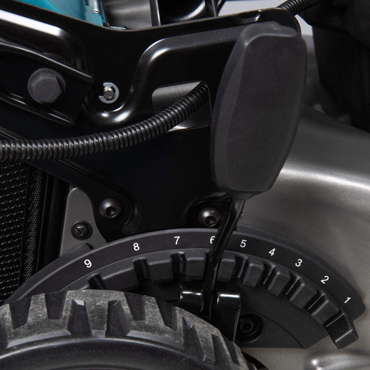 LM002GT201 - Self-Propelled Lawnmower Makita LM002GT201 XGT 40V 534mm 70L - Image 11