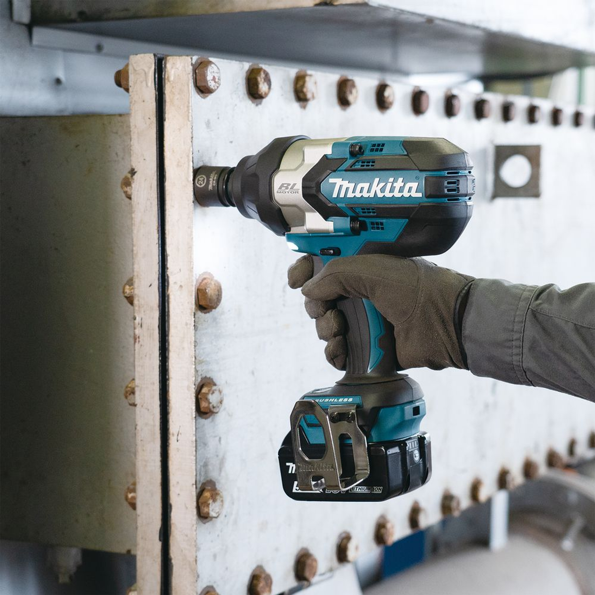 DTW1004Z - Impact Wrench Makita DTW1004Z 18V - Image 17