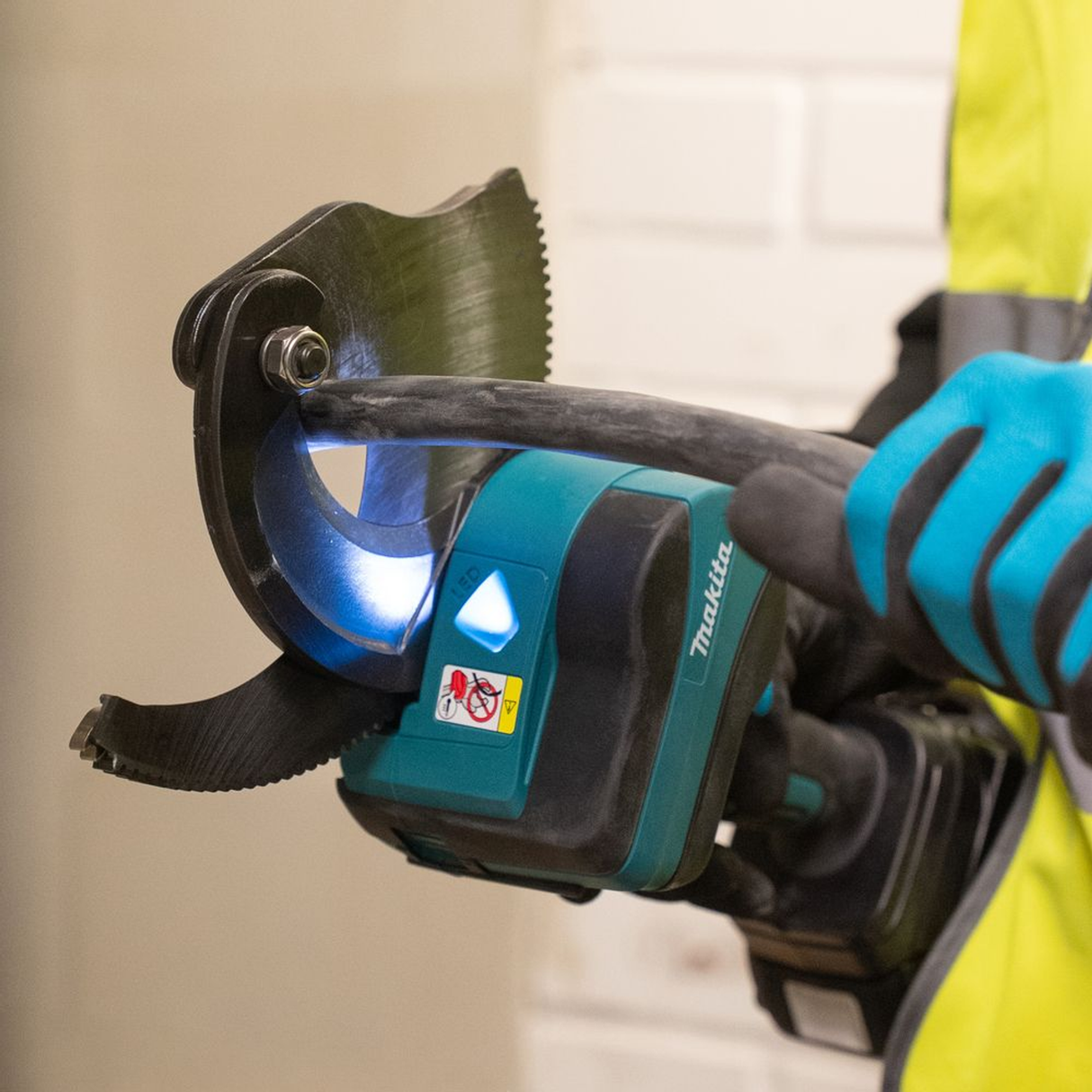 Tranciacavi Makita DTC102ZK 18V