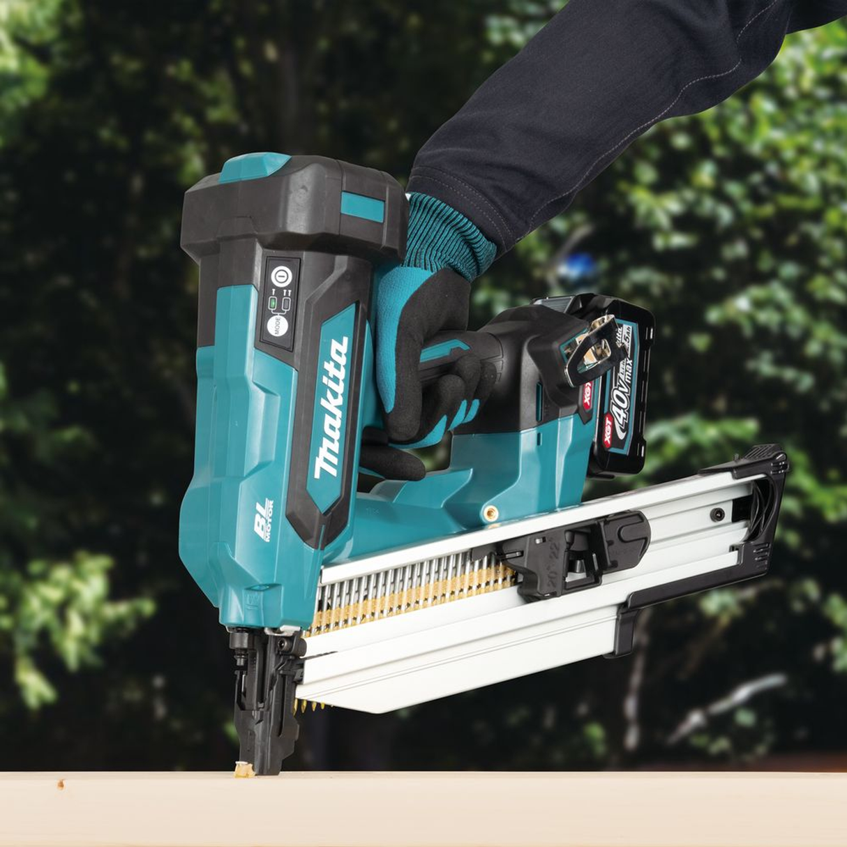 Chiodatrice Makita BN002GD201 40V 2.5Ah